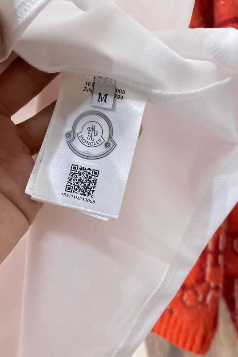 Minimalist Moncler T-Shirts 143176