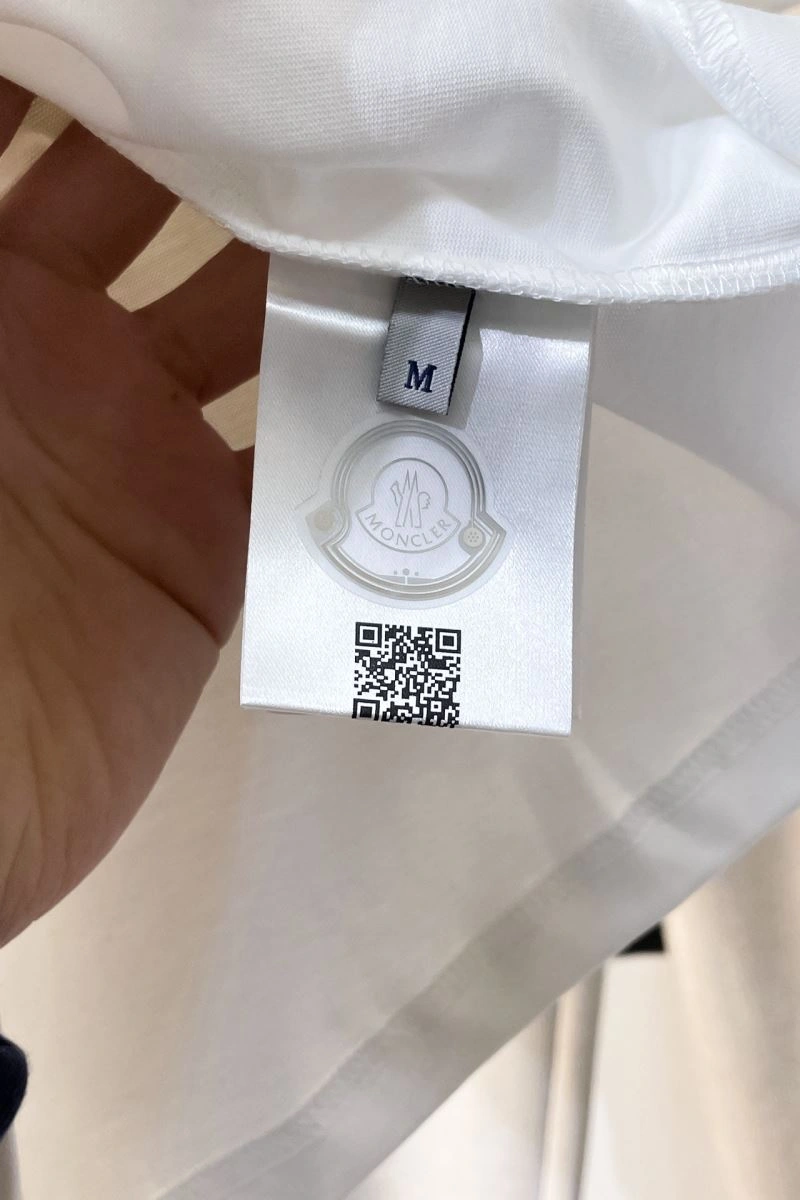 Moncler T-Shirts Modern 143157