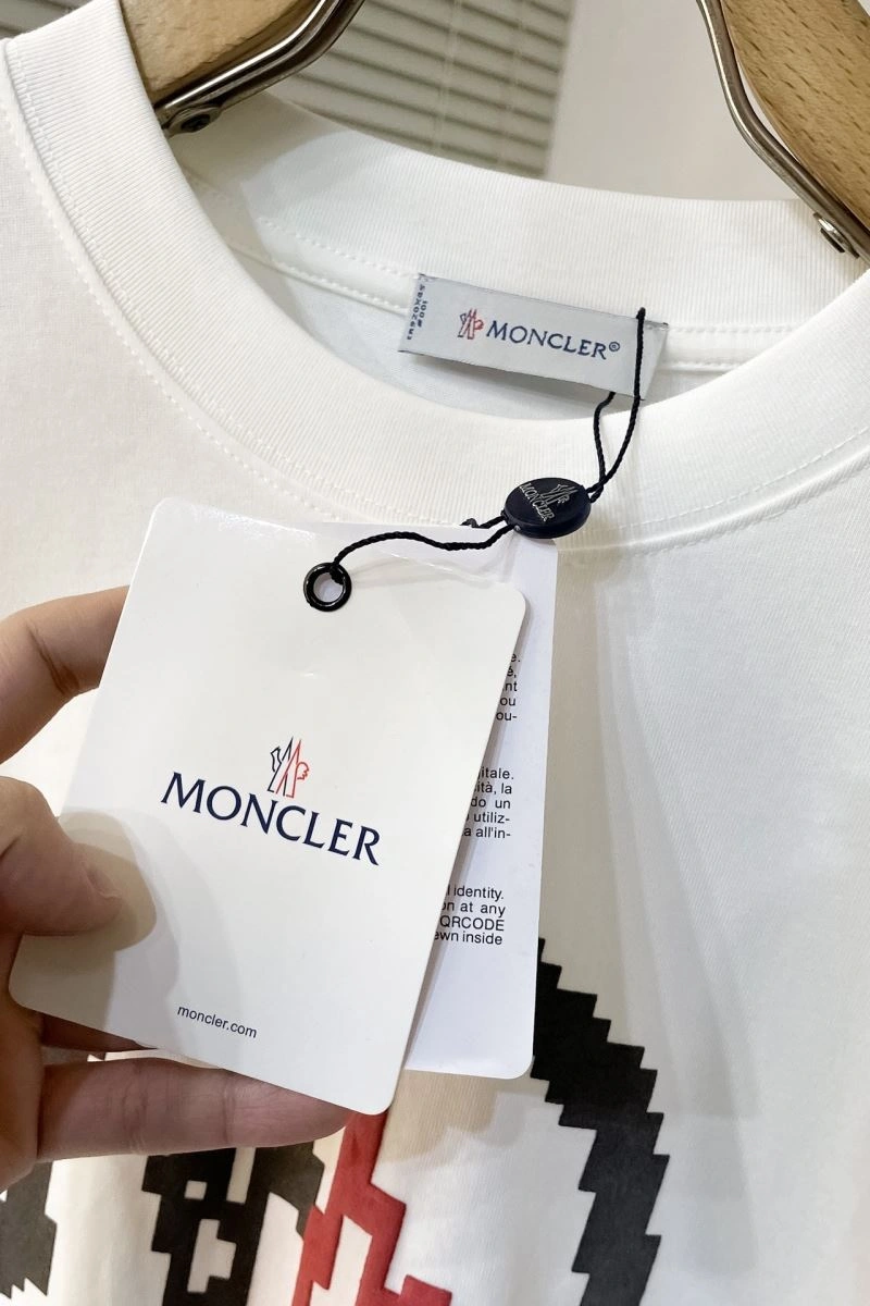 Fashionable Moncler T-Shirts 143156