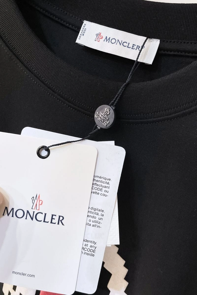 Minimalist Moncler T-Shirts 143187