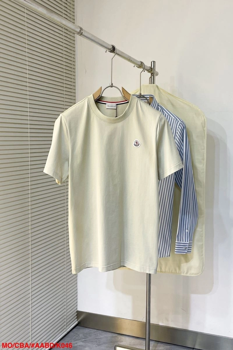 Moncler T-Shirts Casual 143184