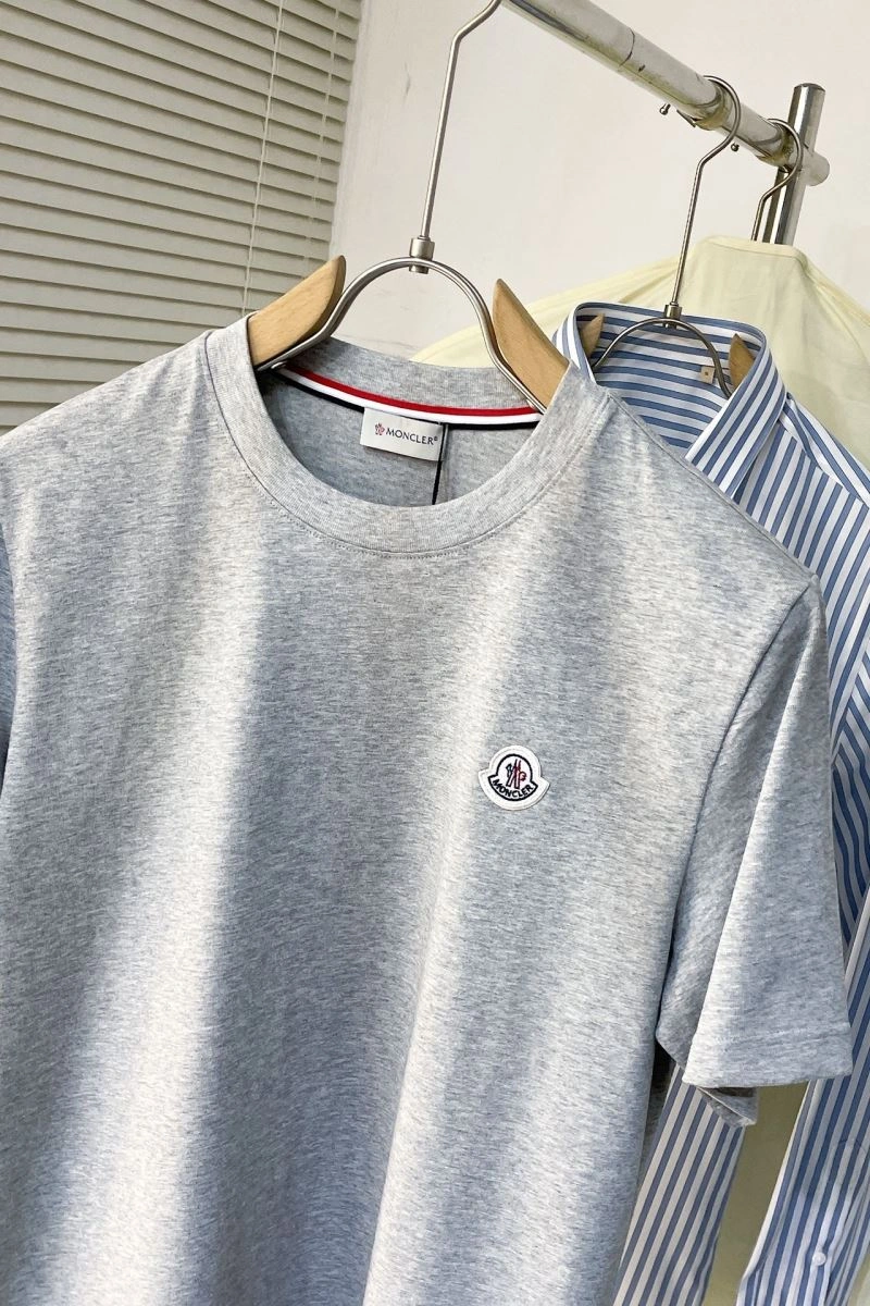 Moncler T-Shirts Casual 143184