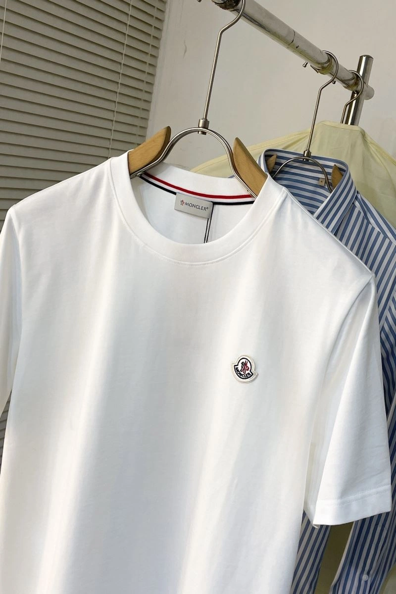 Cozy Moncler T-Shirts 143230