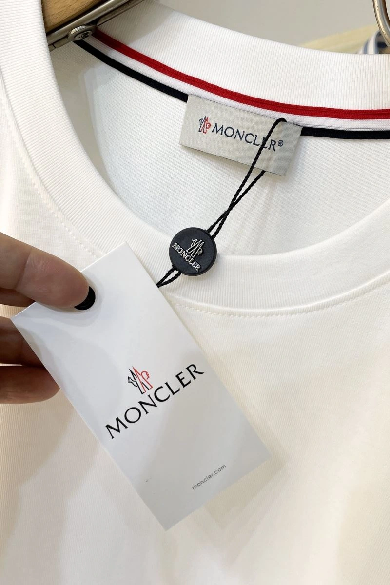 Cozy Moncler T-Shirts 143230