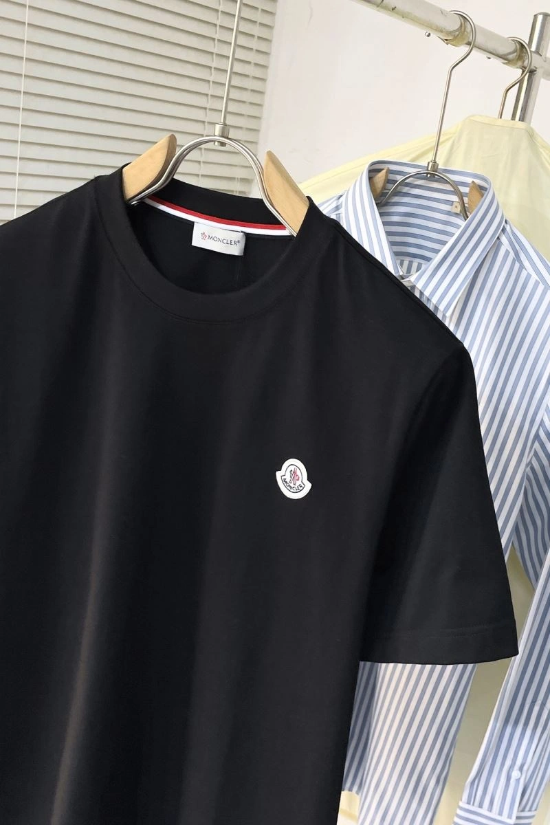 Moncler T-Shirts Modern 143154
