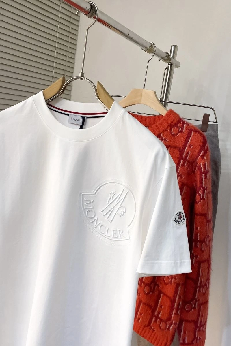 Moncler T-Shirts Upgraded 143159