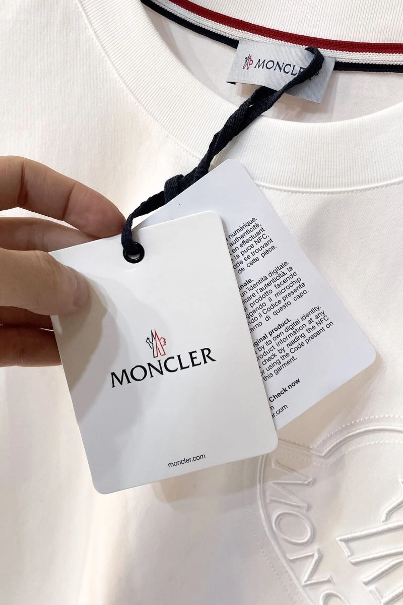Moncler T-Shirts Upgraded 143159