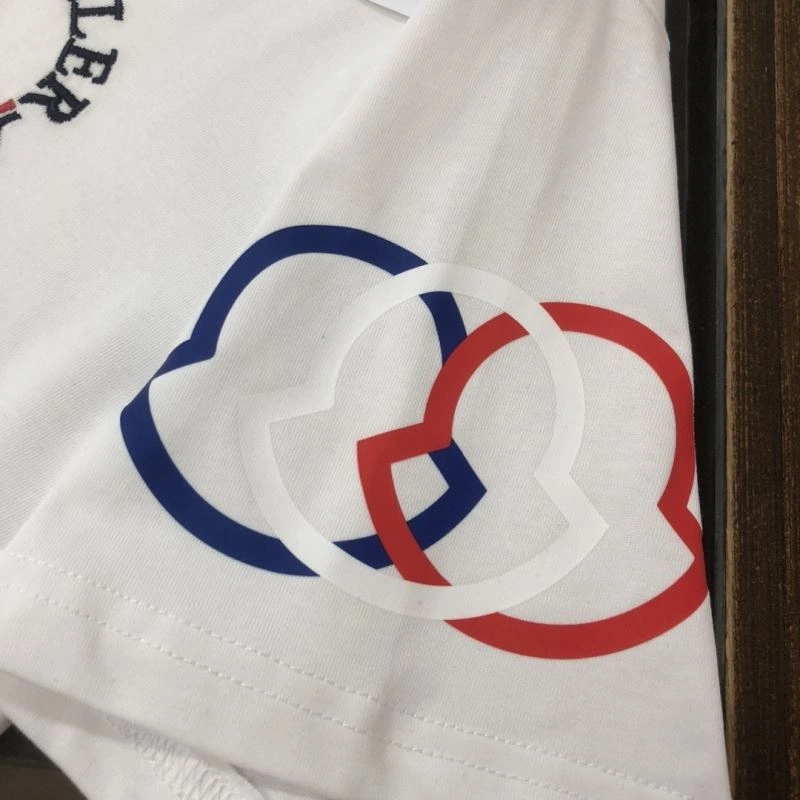 Moncler T-Shirts Timeless 143150