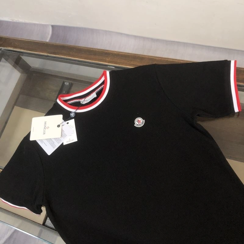 Moncler T-Shirts Classic 143144