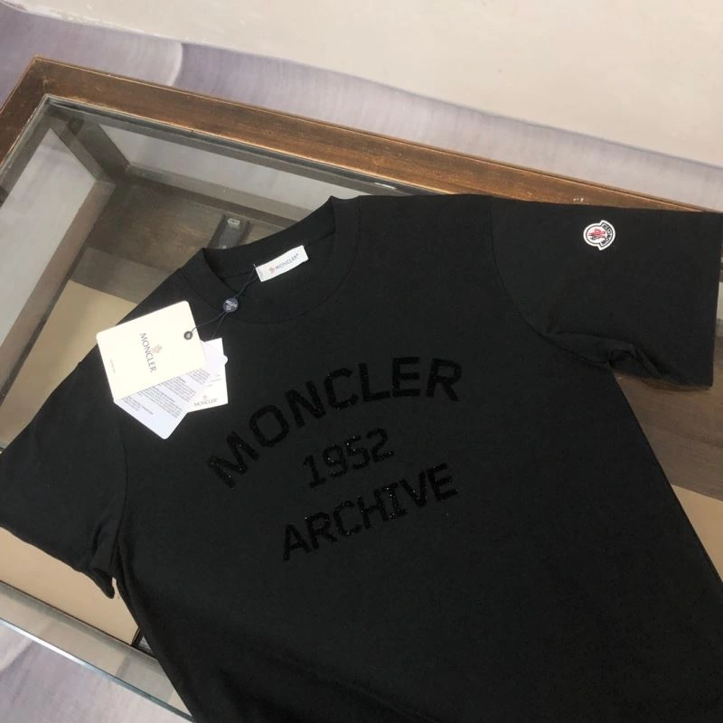 Popular Moncler T-Shirts 143143