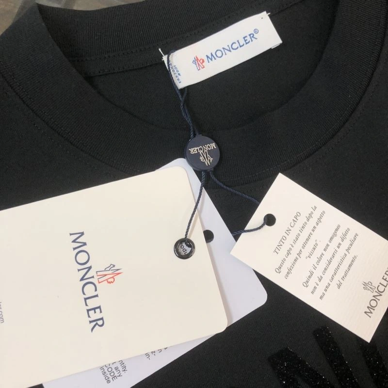 Popular Moncler T-Shirts 143143