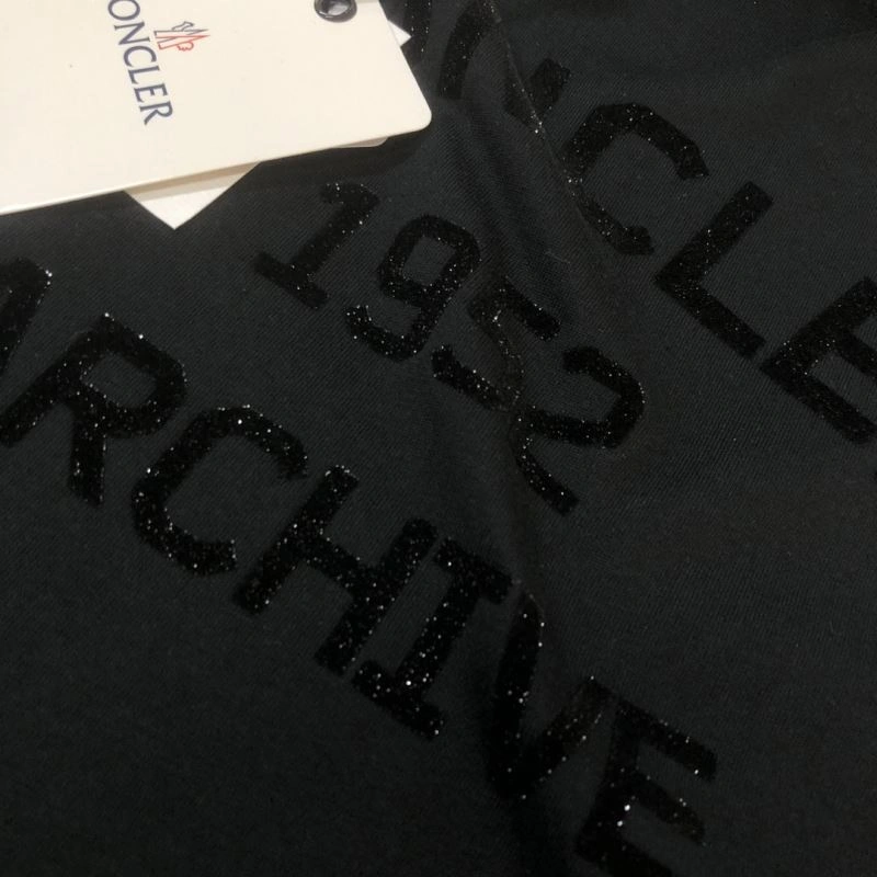 Popular Moncler T-Shirts 143143