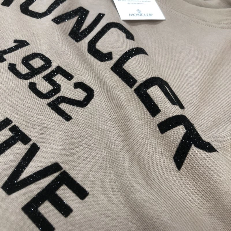 Moncler T-Shirts EasyMatch 143141