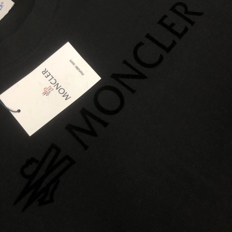 Sustainable Moncler T-Shirts 143134