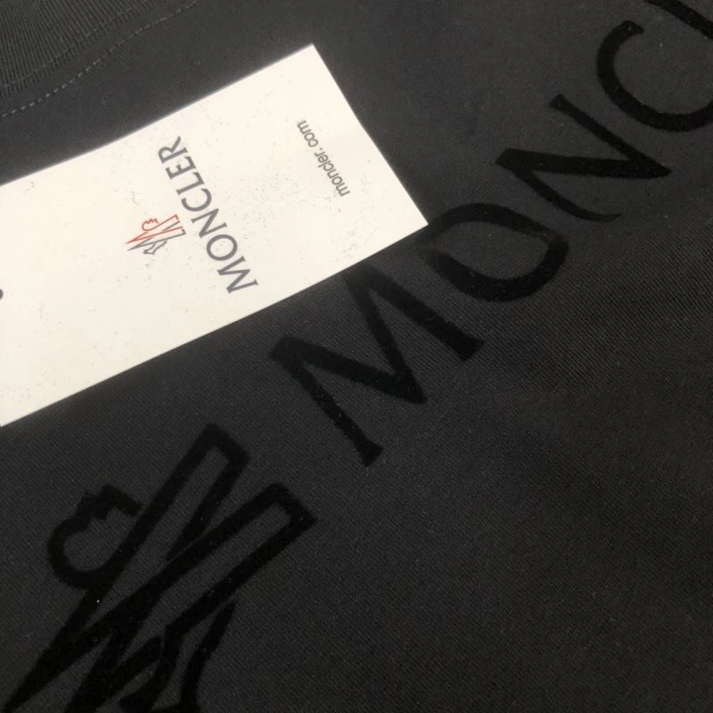 Sustainable Moncler T-Shirts 143134