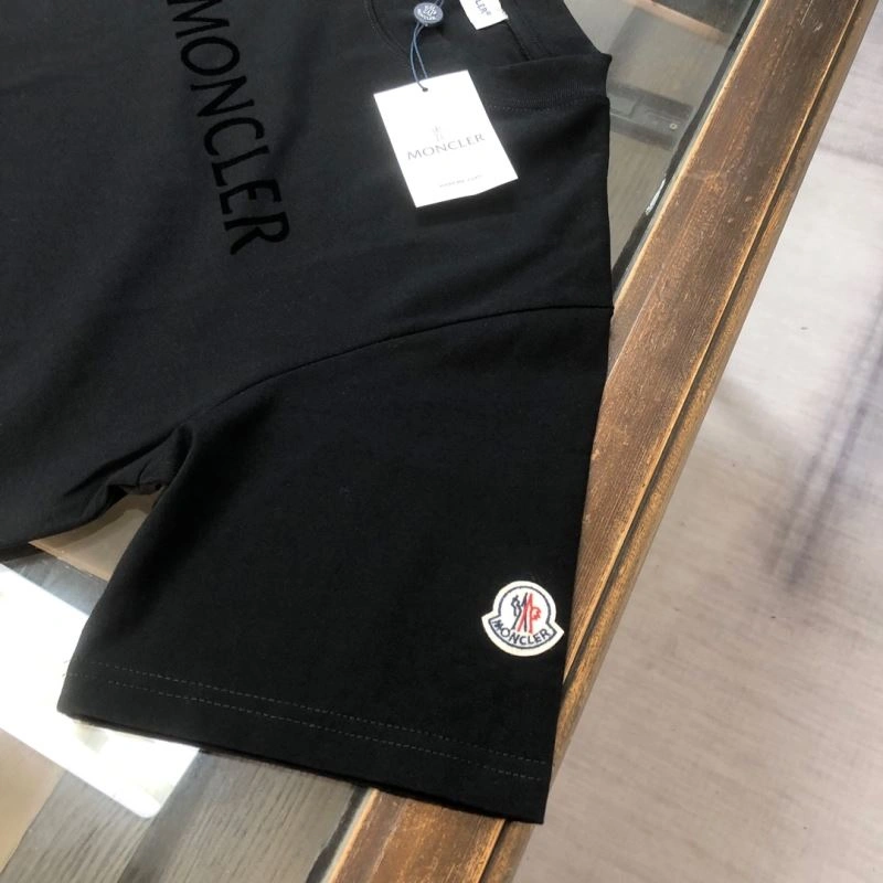 Sustainable Moncler T-Shirts 143134