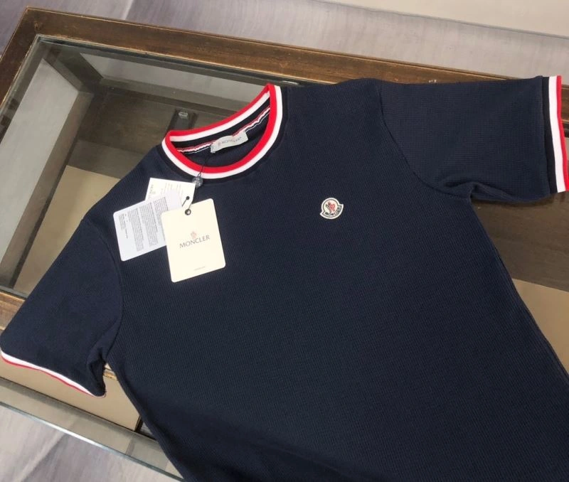 Moncler T-Shirts Thermal 143123