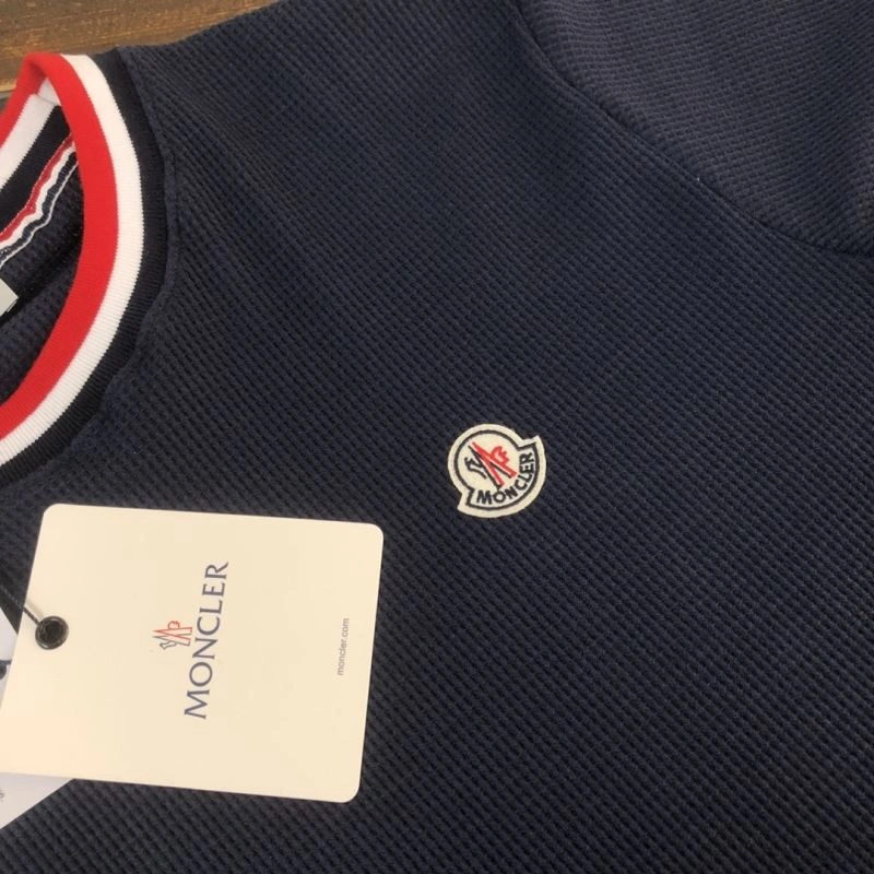 Moncler T-Shirts Thermal 143123
