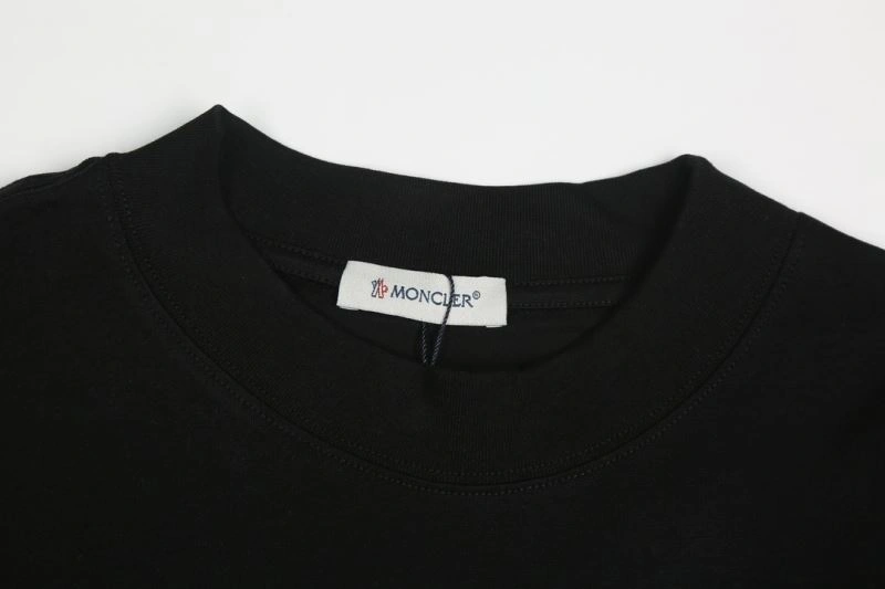 Moncler T-Shirts Refined 143121