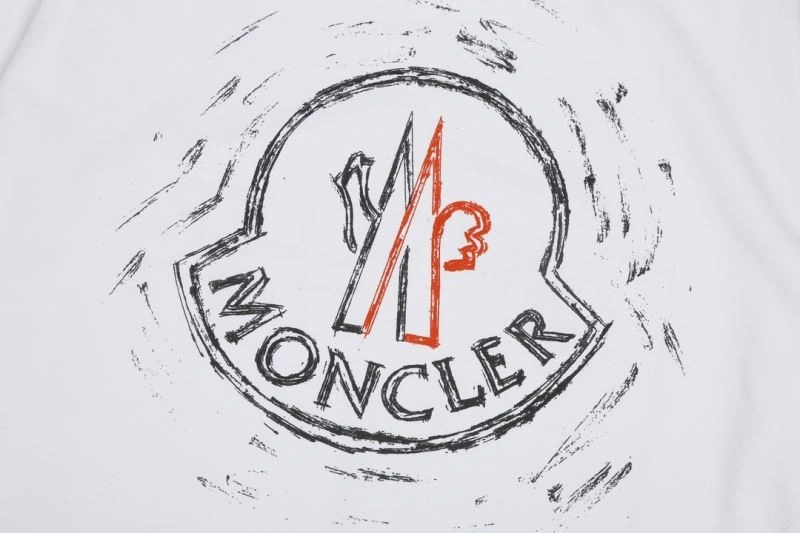 Moncler T-Shirts Snug 143135