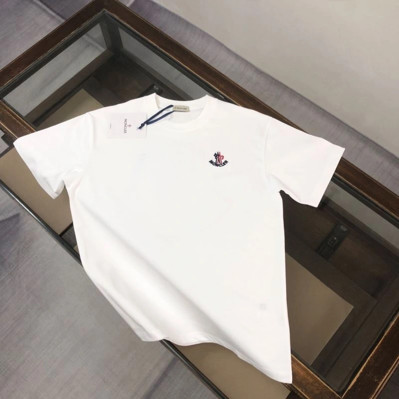 Moncler T-Shirts Elegant 143115