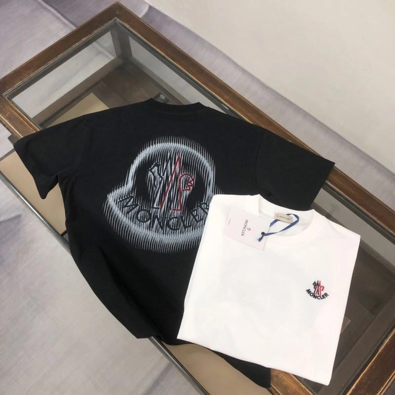 Moncler T-Shirts Elegant 143115