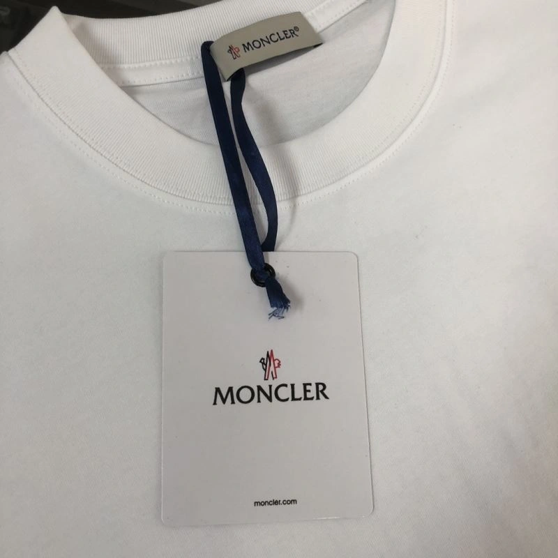 Moncler T-Shirts Elegant 143115