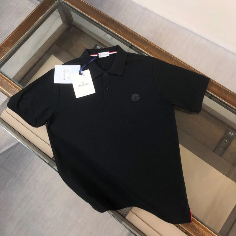 Moncler T-Shirts Resilient 143114