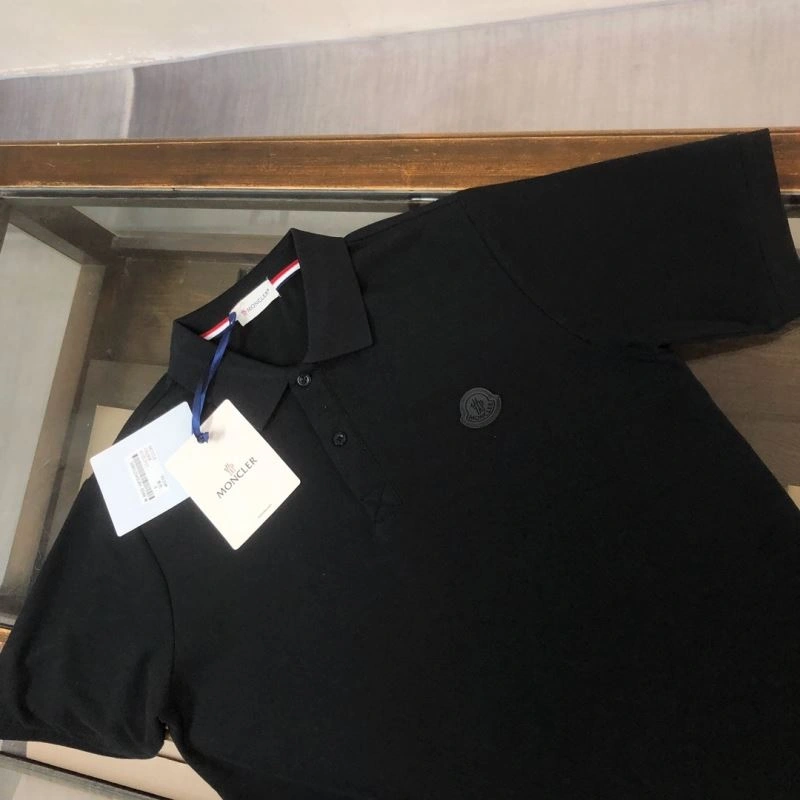 Moncler T-Shirts Resilient 143114