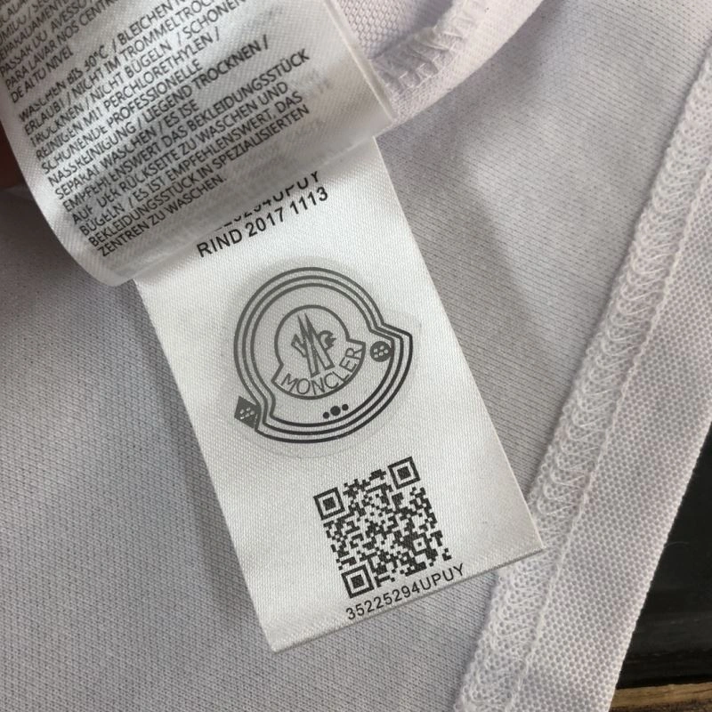 Moncler T-Shirts Sporty 143138