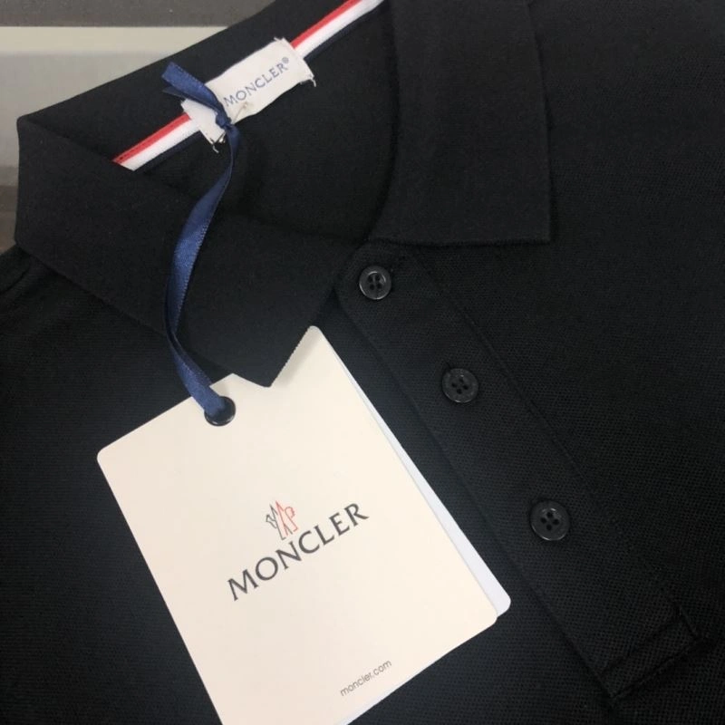 Moncler T-Shirts FashionForward 143112