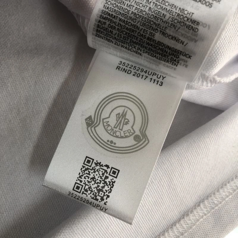 AllSeason Moncler T-Shirts 143102