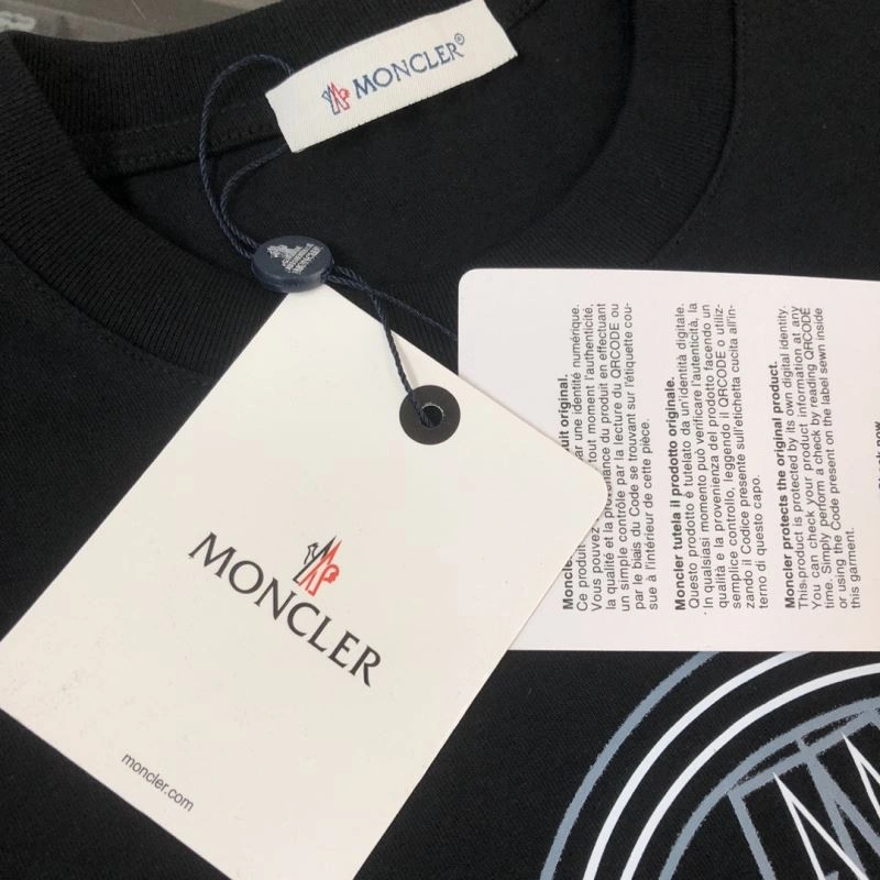 Cozy Moncler T-Shirts 143087