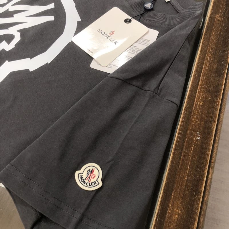 Moncler T-Shirts UrbanChic 143084