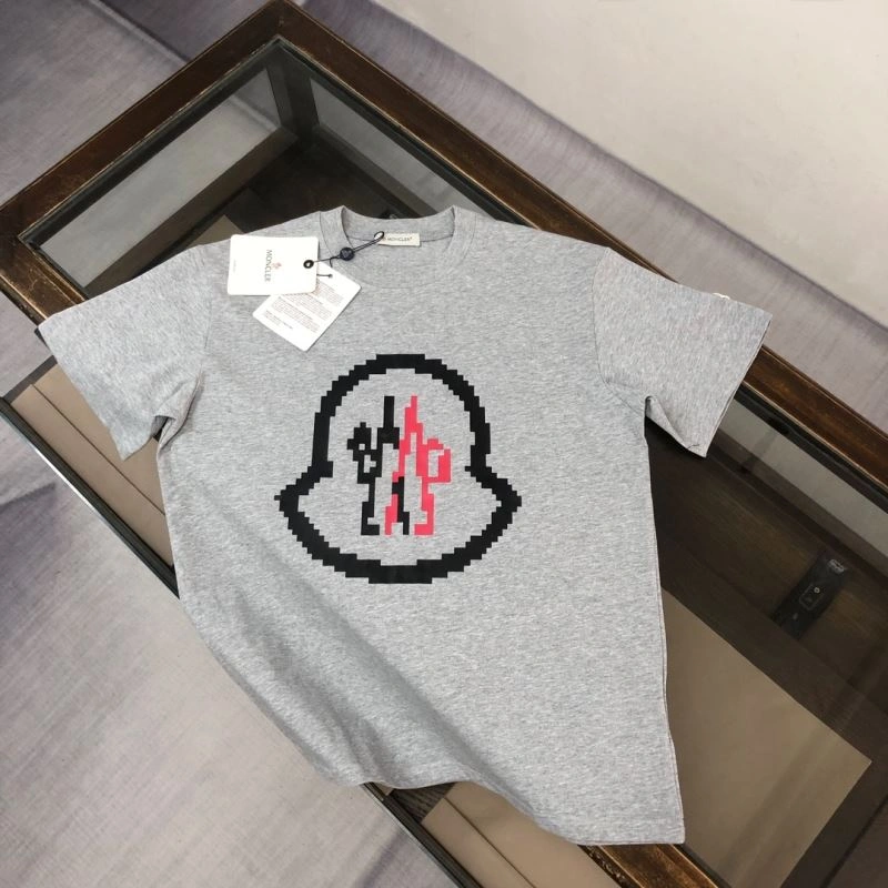 Tailored Moncler T-Shirts 143077