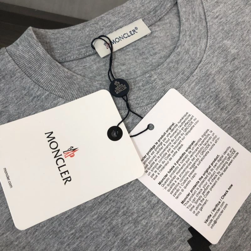 Tailored Moncler T-Shirts 143077