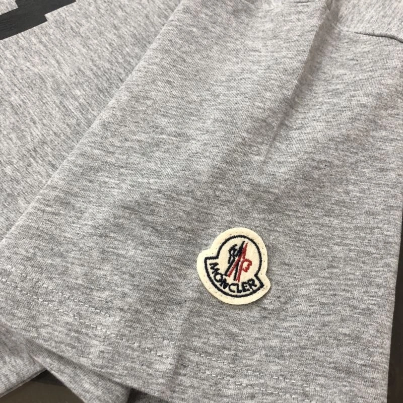 Tailored Moncler T-Shirts 143077
