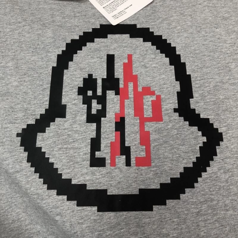 Tailored Moncler T-Shirts 143077