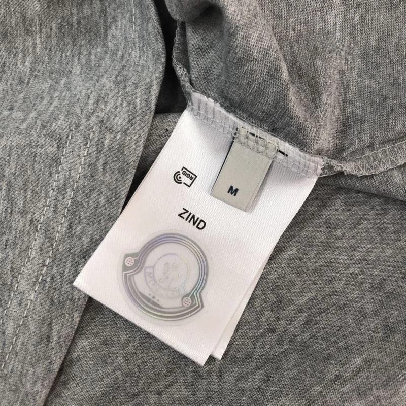 Tailored Moncler T-Shirts 143077