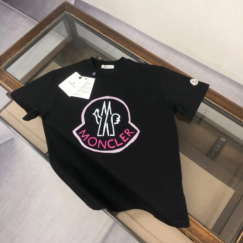 Moncler T-Shirts Vibrant 143076