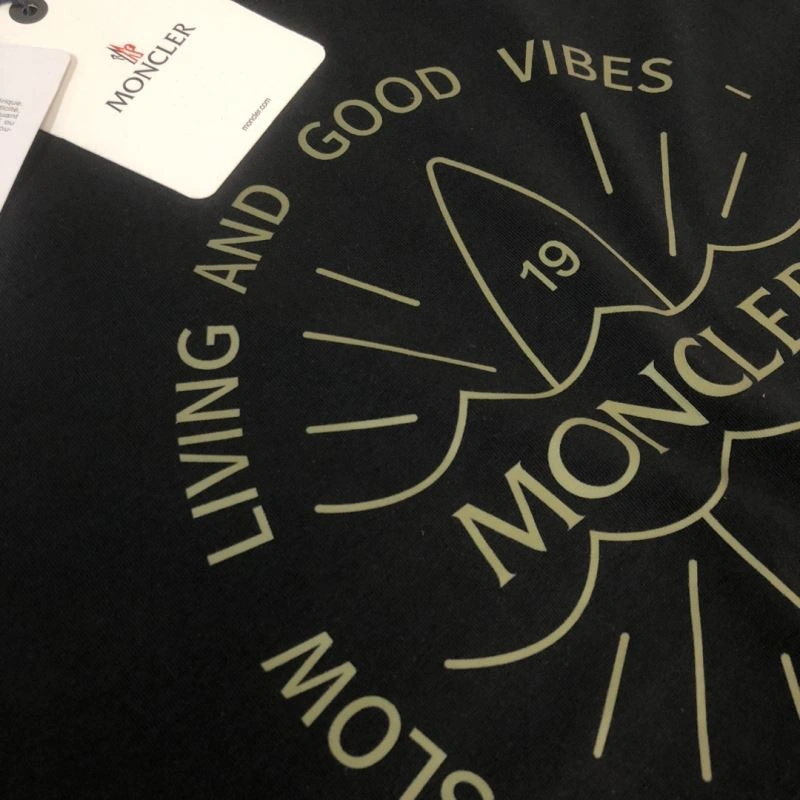 Moncler T-Shirts FlexibleFit 143092