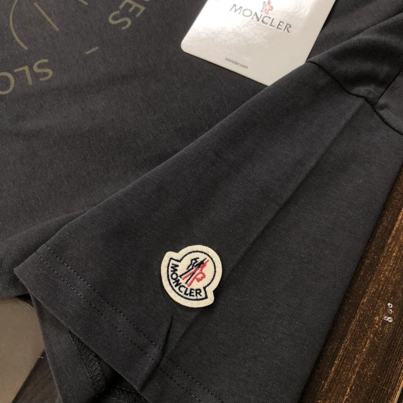 Moncler T-Shirts FashionForward 143072