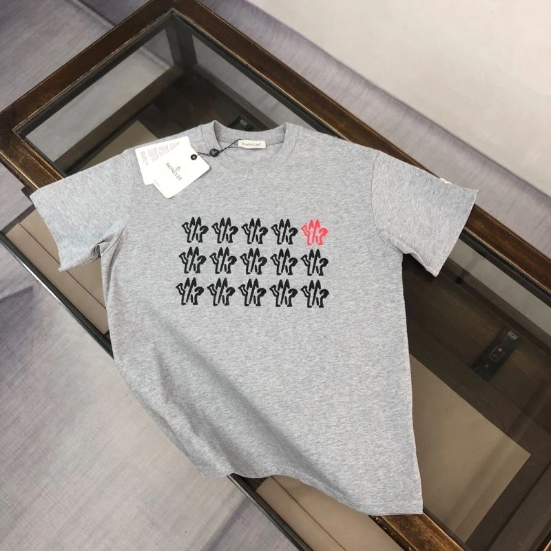 Sporty Moncler T-Shirts 143064