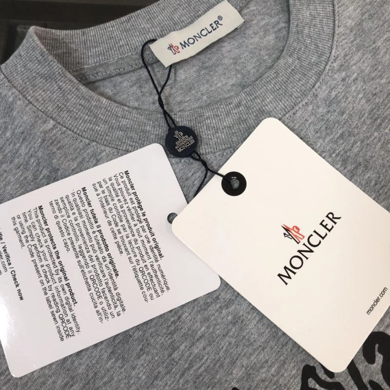 Sporty Moncler T-Shirts 143064