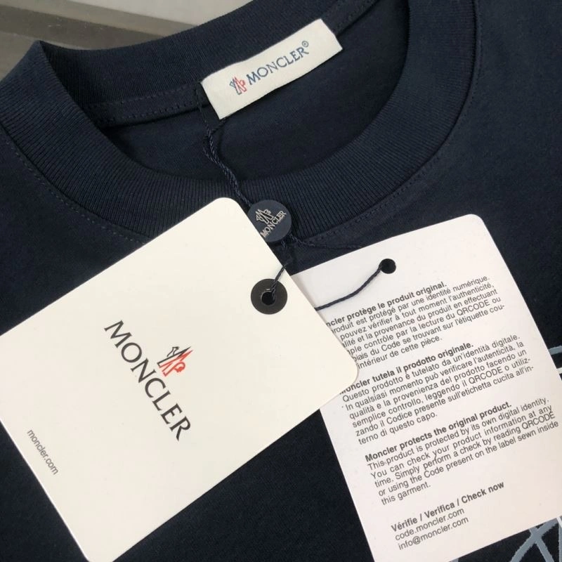 Moncler T-Shirts Packable 143062