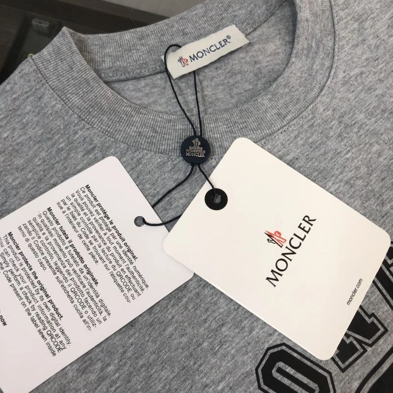 FlexibleFit Moncler T-Shirts 143059