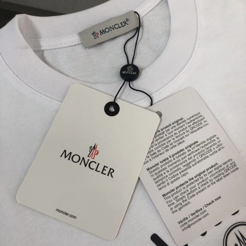 Moncler T-Shirts Stretchable 143043