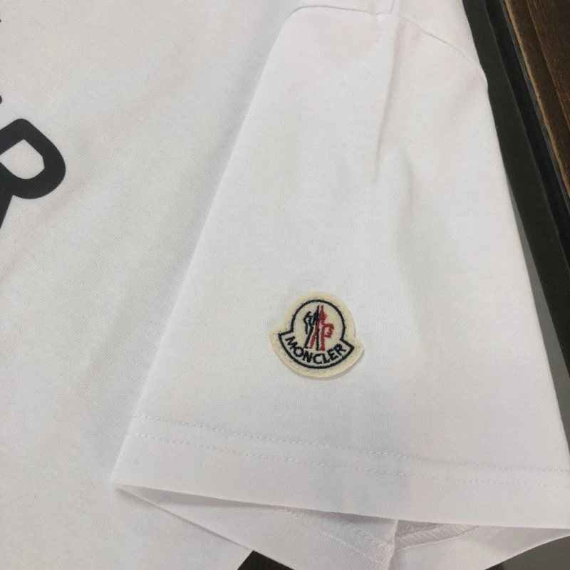 Moncler T-Shirts Stretchable 143043