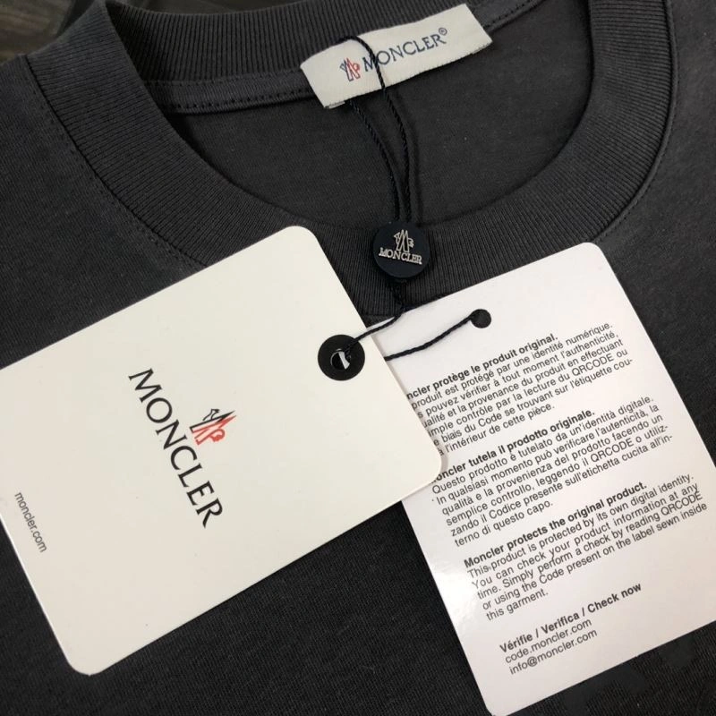 Moncler T-Shirts SmoothTexture 143054