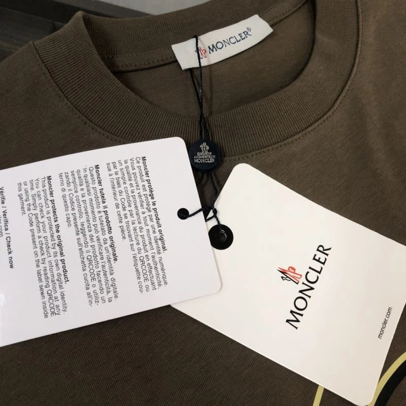 Moncler T-Shirts Lightweight 143051